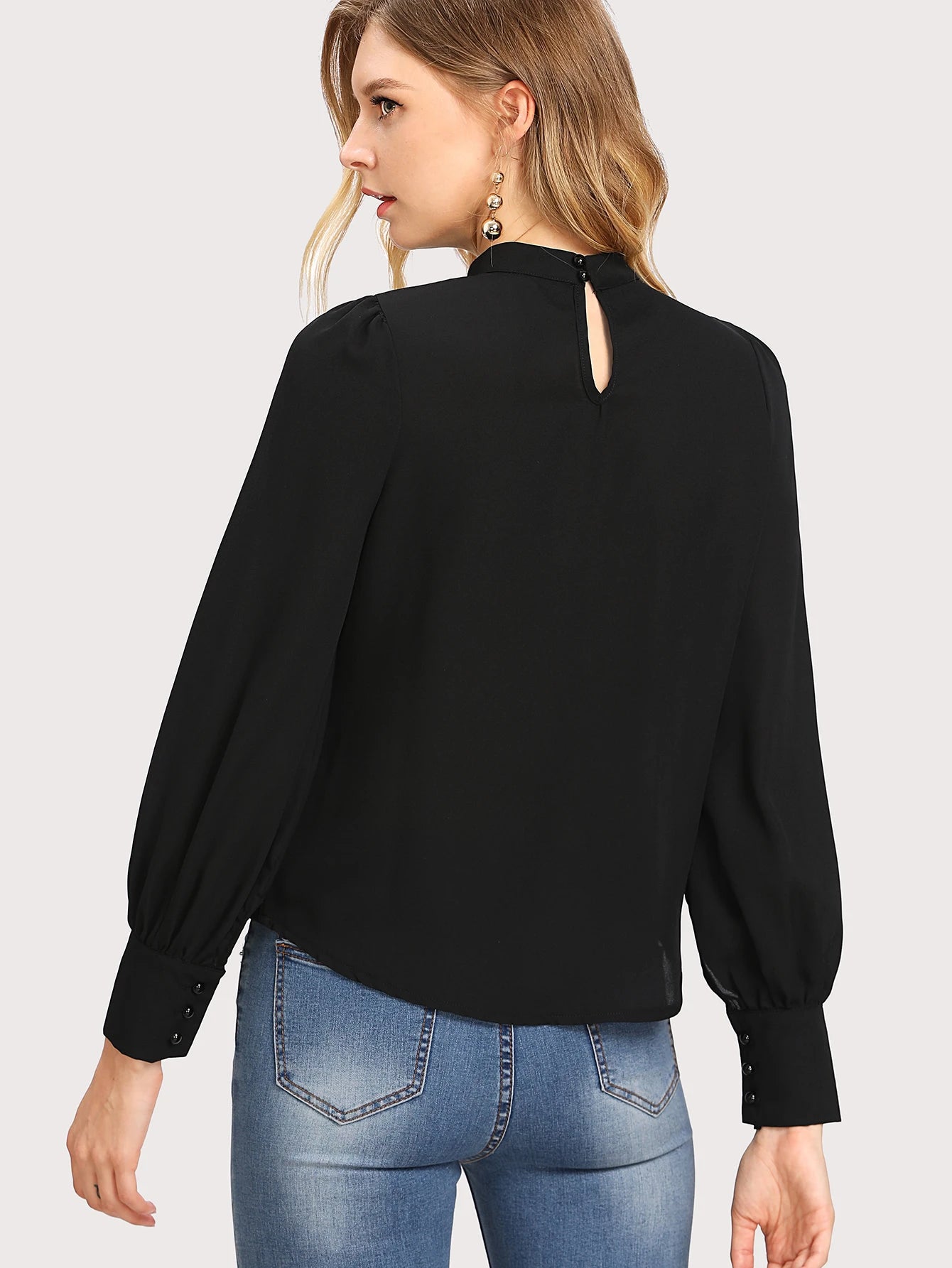 SHEIN Frenchy Top de pescoço franzido com botão