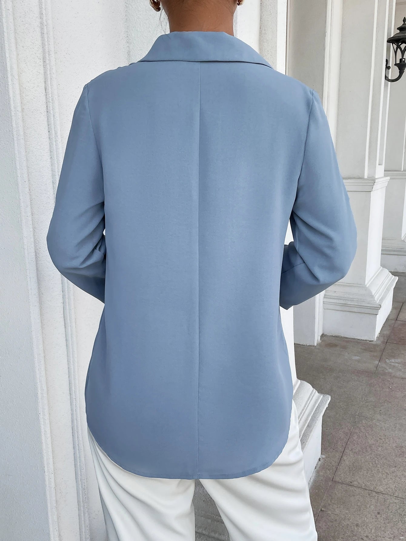 Mulvari Blusa Sólida com Mangas Enroladas