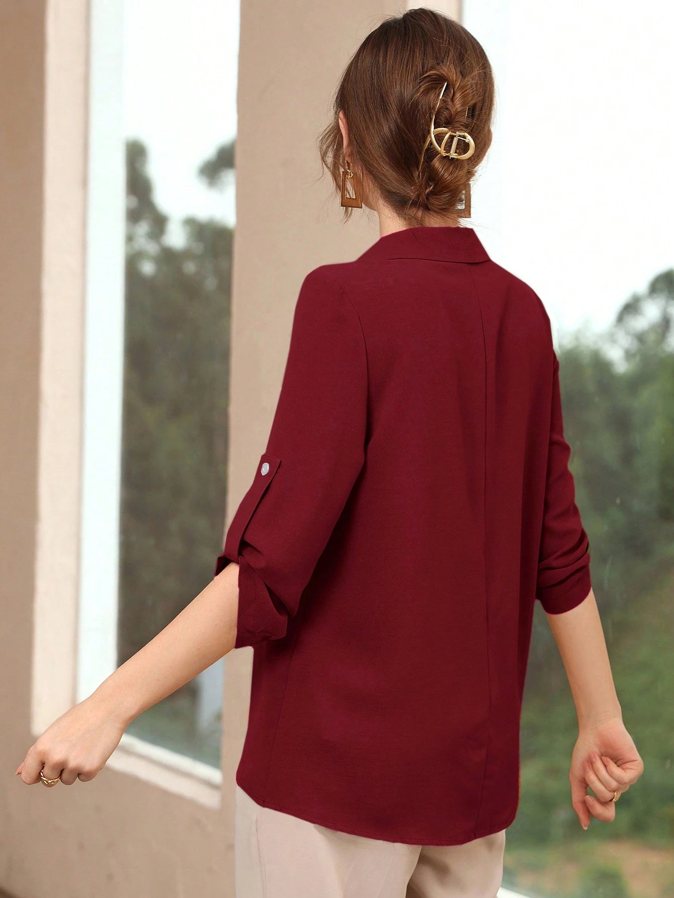 Mulvari Blusa Sólida com Mangas Enroladas