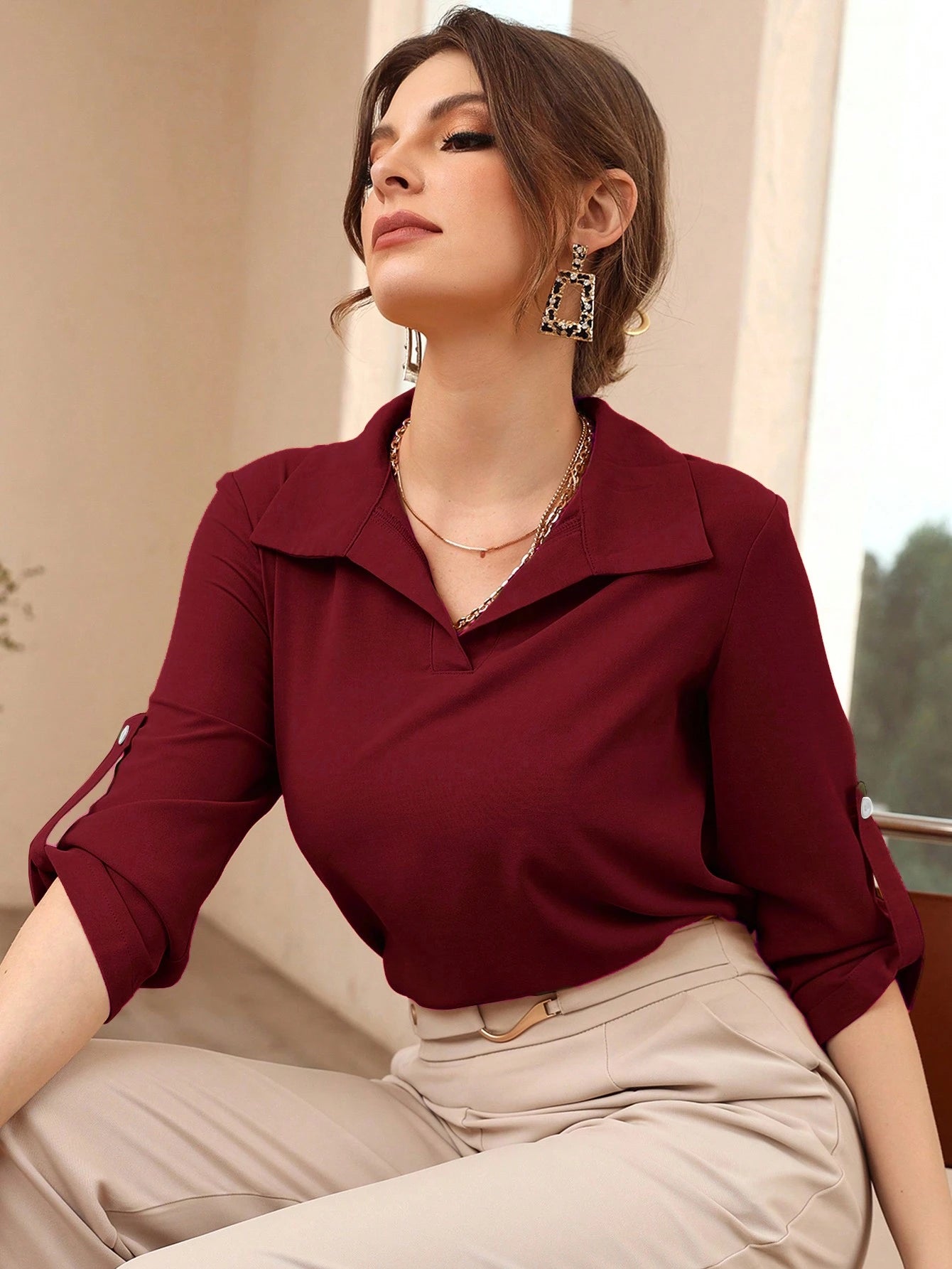 Mulvari Blusa Sólida com Mangas Enroladas
