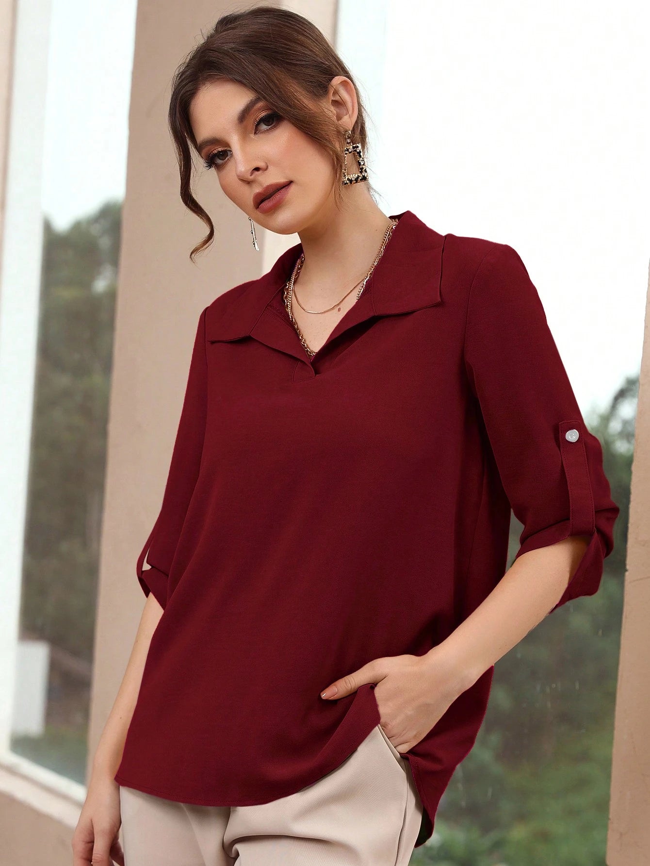 Mulvari Blusa Sólida com Mangas Enroladas