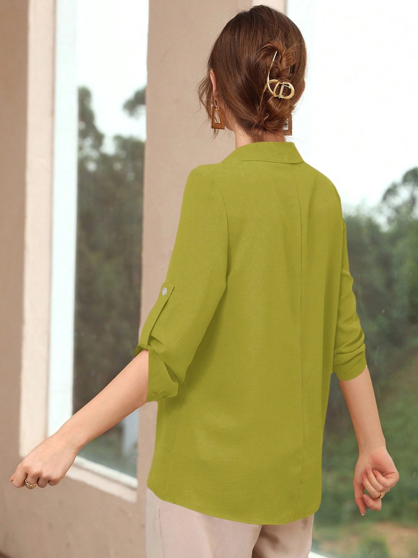 Mulvari Blusa Sólida com Mangas Enroladas