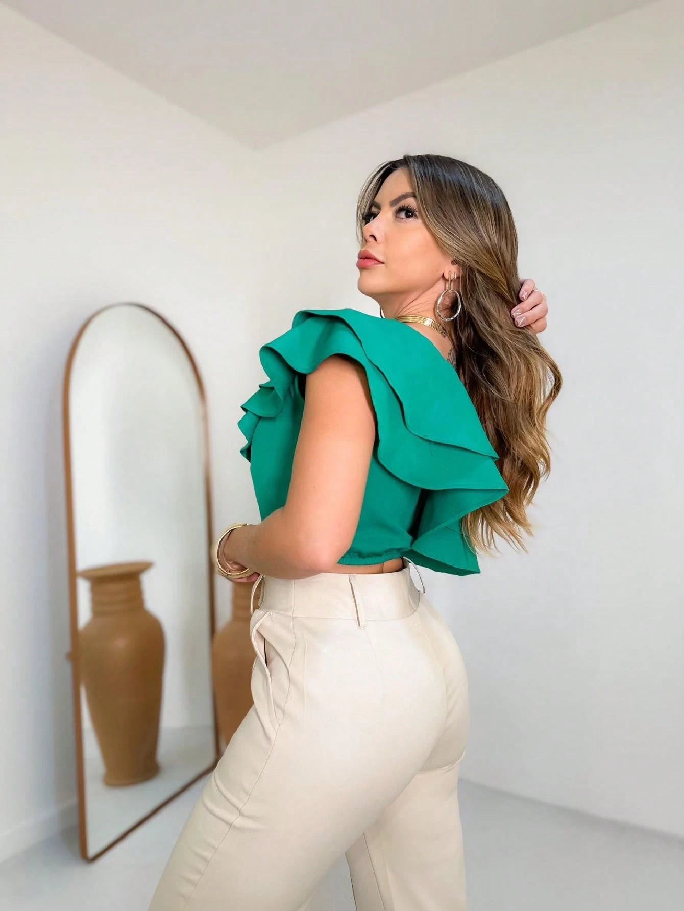 Vendedor IndicadoCropeped top blusa feminina chique em babada com zipel com bojo tecido alfaiataria poliester elegante verao festa
