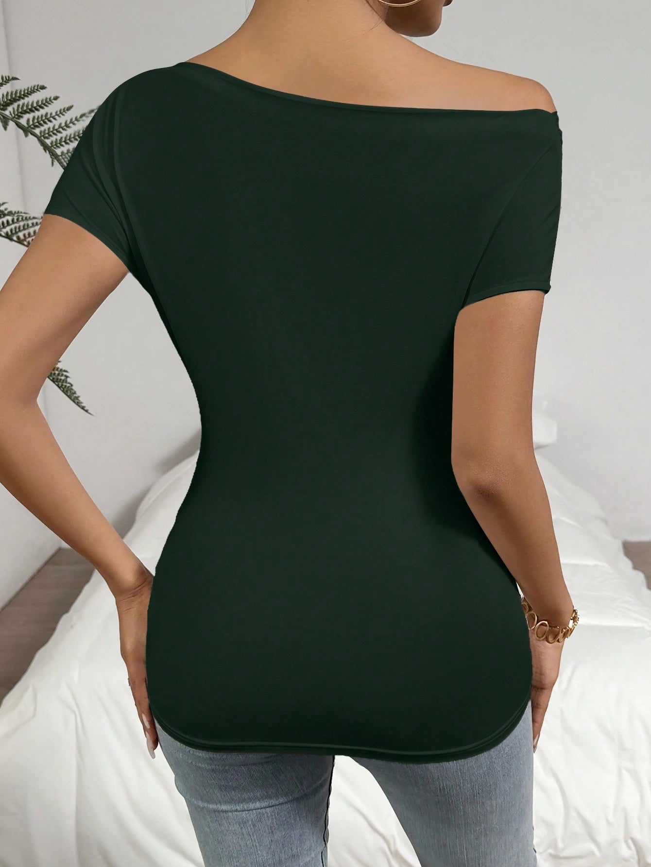 Firerie Camiseta Sólida com Gola Assimétrica e Babados Para o Verão
