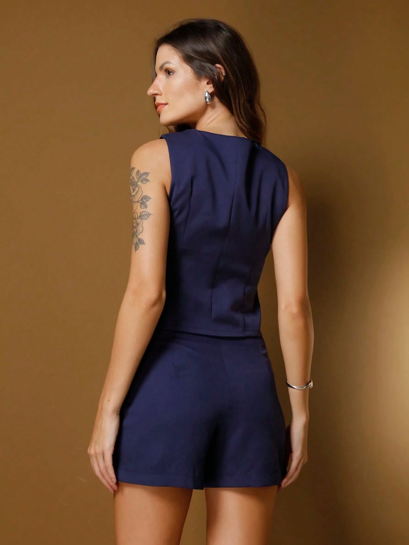 Conjunto Afaitaria |Sem Cinto| Sem Manga|Colete e Short com Bolsa Tecido De Alfaiataria