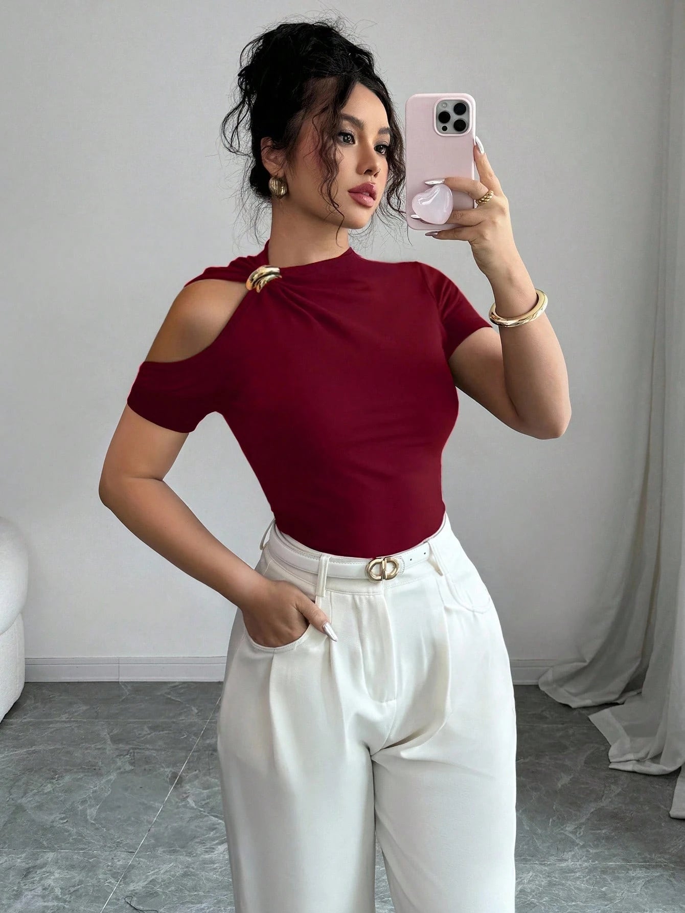 Elenzga Camiseta Ombro de Fora Elegante com Decoração de Metal Feminina, Verão