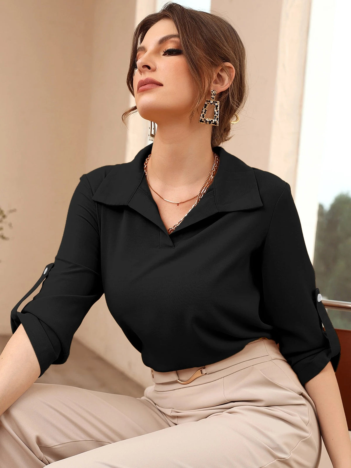 Mulvari Blusa Sólida com Mangas Enroladas