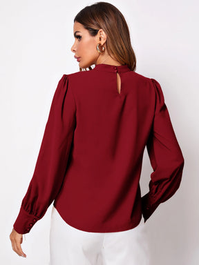 SHEIN Frenchy Top de pescoço franzido com botão