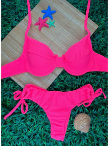 Vendedor Indicado
Biquini Feminino Top Meia Taça Retro Texturizado Calcinha de Amarrar Asa Delta Fio Duplo Biquini da Moda