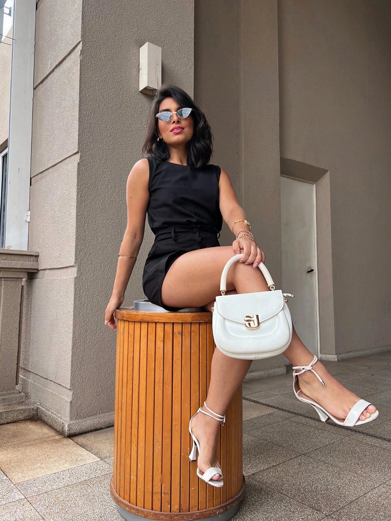 W.G.M FASHION Conjunto colete e short saia de tecido marrant