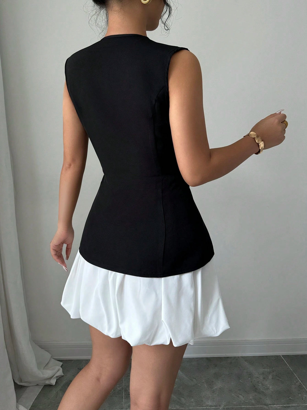 Elenzga Conjunto Elegante e Estiloso de Top Sem Mangas com Decote em V e Saia Mini Bolha de Cor Contrastante, com Efeito Esbelto e Vintage, Adequado para o Dia dos Namorados