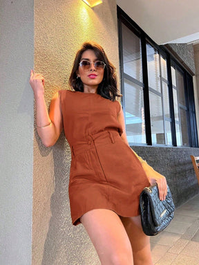 W.G.M FASHION Conjunto colete e short saia de tecido marrant