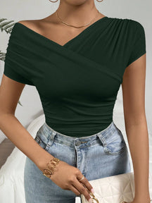 Firerie Camiseta Sólida com Gola Assimétrica e Babados Para o Verão