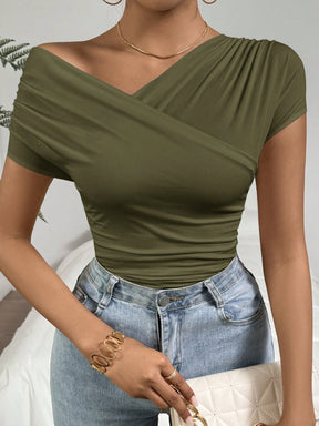 Firerie Camiseta Sólida com Gola Assimétrica e Babados Para o Verão