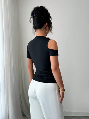Elenzga Camiseta Ombro de Fora Elegante com Decoração de Metal Feminina, Verão