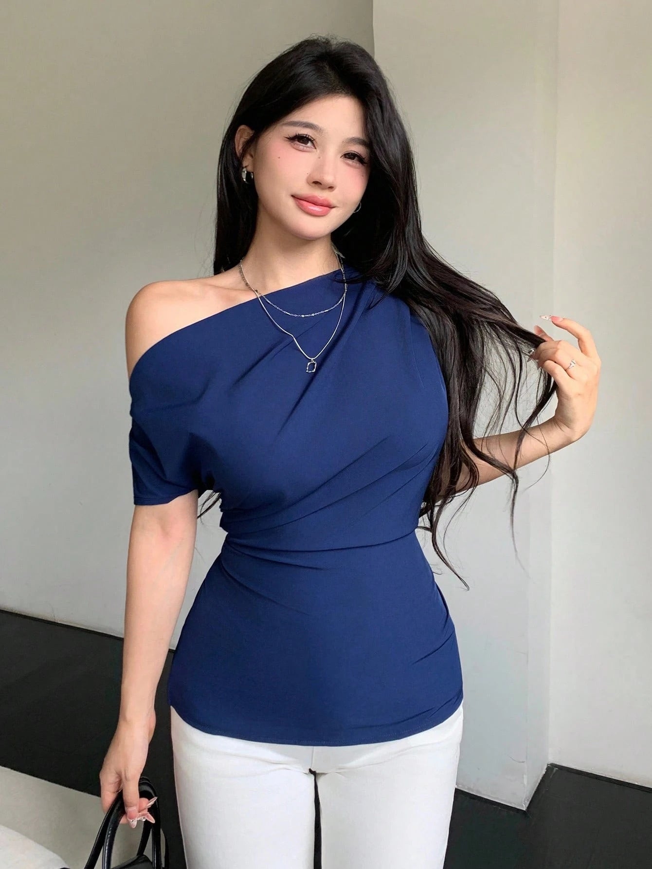 Elenzga Blusa Assimétrica Franzida de Cor Sólida Minimalista Feminina, Verão