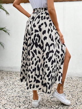Saia longa;
Saia midi;
Saia curta;
Saia floral;
Saia com fenda;
Verão;
verão 2025;
moda feminina;
mulher moderna;
mulher elegante;
saia de festa;
saia para formatura;
saia para casamento;
saia preta;
saia branca;
saia trespassada;