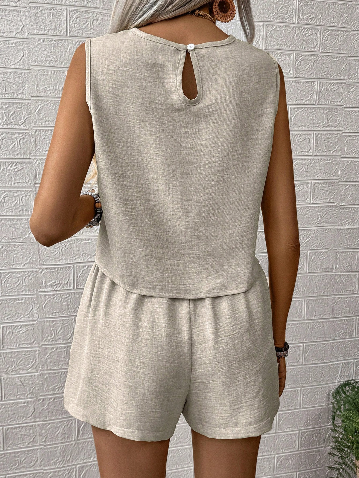 Conjuntos Femininos
 Conjunto Saia e Blusa
  Conjunto Cropped e Saia
 Conjunto de Duas Peças
 Conjunto Casual Feminino
 Conjunto Elegante
 Conjunto para Festa
Conjunto de Shorts e Top
  Conjunto de Tricô
 Conjunto de Verão Feminino
 Conjunto de Inverno Feminino
 Conjunto Plus Size
 Conjunto de Roupa de Praia
 Conjunto de Roupa Esportiva Feminina
Conjunto com Estampa Floral
Moda femenina
Verão2025
Moda
Estilo
Verao
Verão2025
Verão
Conjuntos de verao